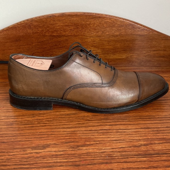Allen Edmonds Park Avenue captoe oxfords. Size 9 width C in medium brown leather main image 14